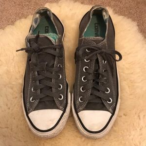 Women’s Converse Low top sneakers